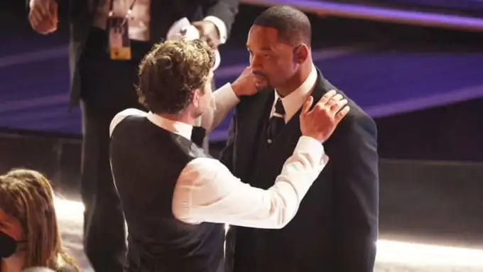 Bradley Xooper console Will smith à la cérémonie des Oscars