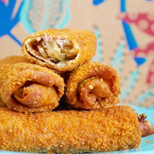 Snacks et apéritifs de la guadeloupe: les crêpes au poisson des Saintes