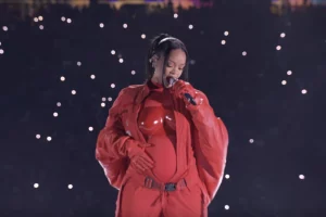 Une prestation très commentée de Rihanna, enceinte au Super Bowl
