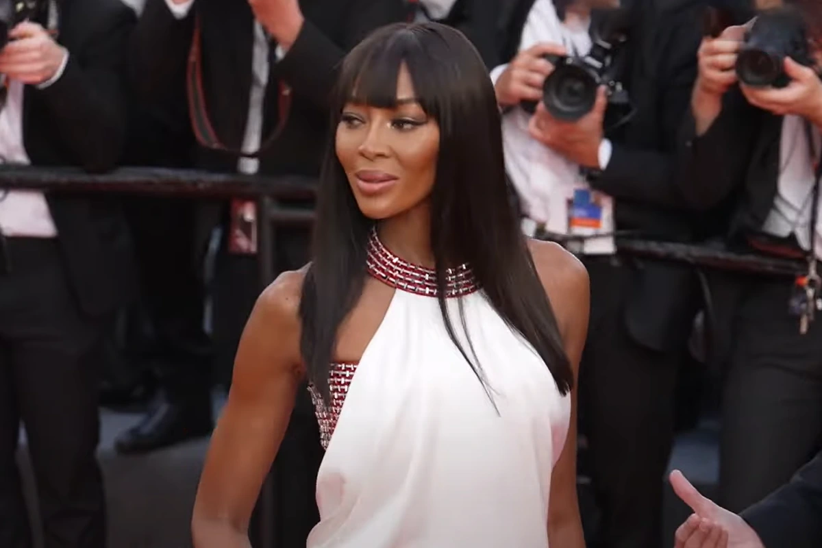 Cannes 2023: Naomi Campbelle somptueuse en robe blanche Chanel à 53 ans