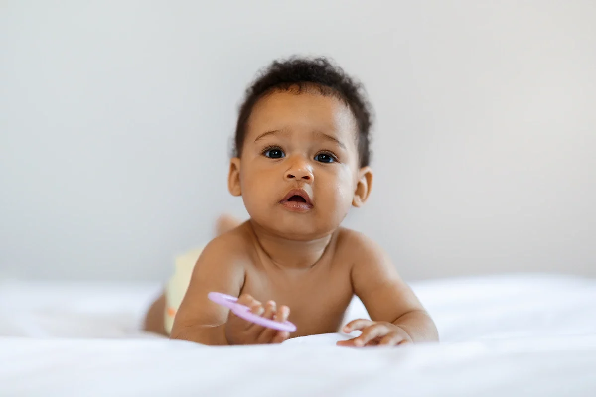 Comment prendre soin de la peau noire ou métissée de son bébé ?