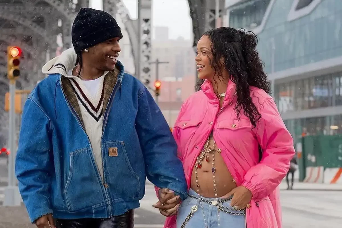 Rihanna s'expose enfin enceinte à New York avec ASAP Rocky